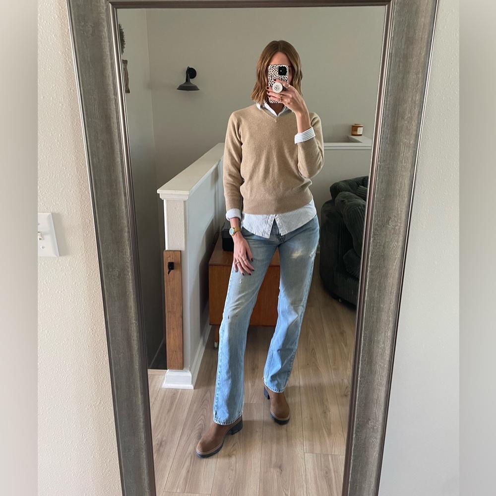 Beige V-Neck Cashmere Sweater